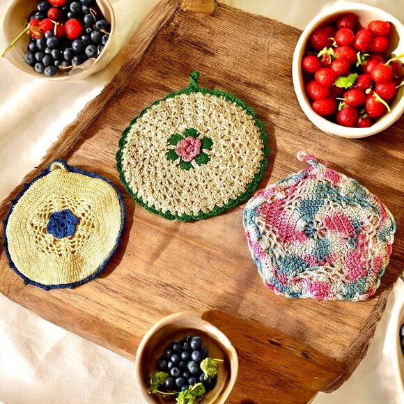 Potholder Hot Pad Hand Crochet Granny Chic Vintage Lot of 3 Small - Picture 2 of 11